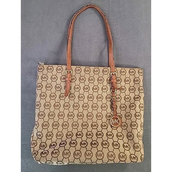 Michael Kors MK Beige & Brown Tote – Classic Shoulder Bag – Tons of Pockets - Picture 1 of 16